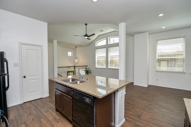 Building Photo - 18 Cheswood Manor Drive
