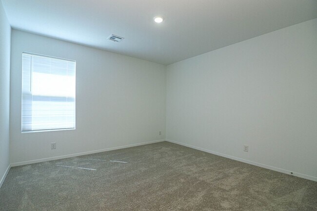 Building Photo - 3122 S 15th Pl