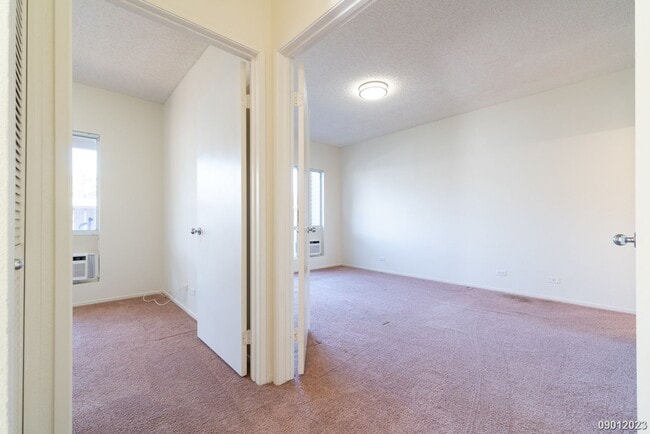 Building Photo - Palm Court, $2645, 2br/2ba Townhouse w/2 p...