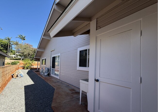 Building Photo - ROYAL KUNIA - 4 BDRM/2 BATH/ENCLOSED GARAGE