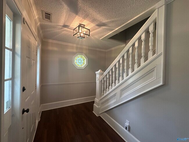 Building Photo - 3030 Dupree Dr SW
