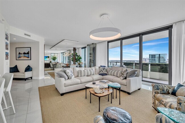 Building Photo - 100 E Las Olas Blvd