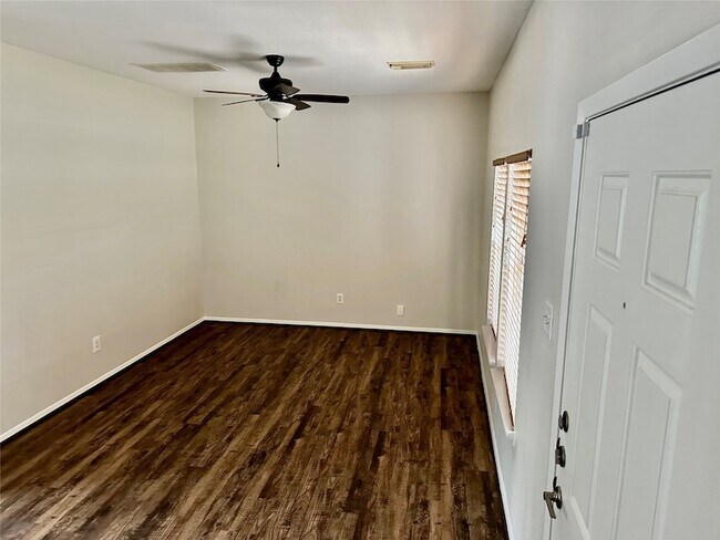 Building Photo - 3910 Mossy Pl Ln