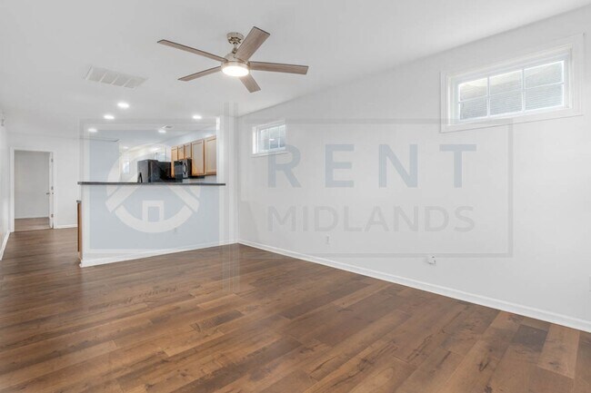 Building Photo - Available Now: Updated 3 Bedroom with Garage!