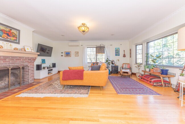 Building Photo - 1911 Geddes Ave