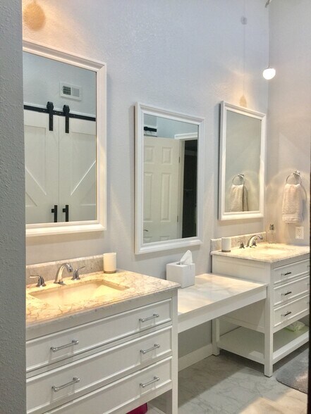 Bathroom 1 - Double Vanities and Skylight - 385 Sunrise Cir