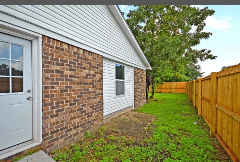 Building Photo - 202 Miami St