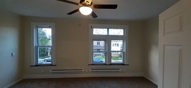 front bedroom, view from door - 7718 Brashear St