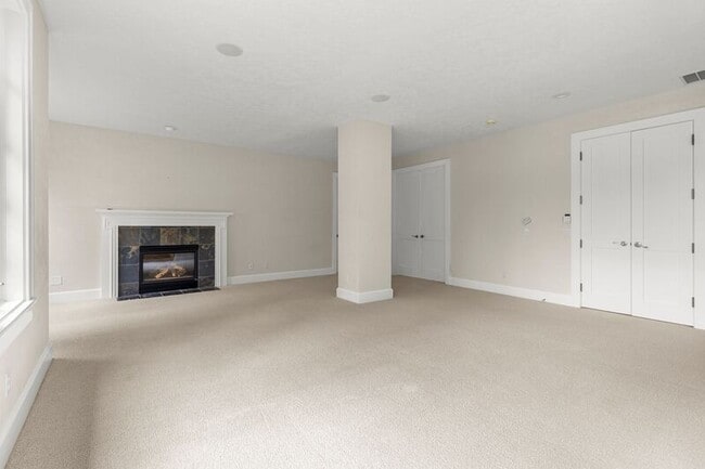 Building Photo - 16275 NE Eilers Rd