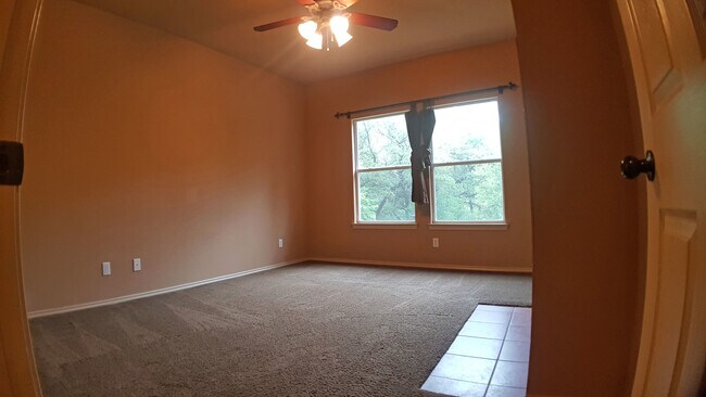 Building Photo - Secluded Hill Country home on huge lot!  Gorgeous home in tranquil setting!