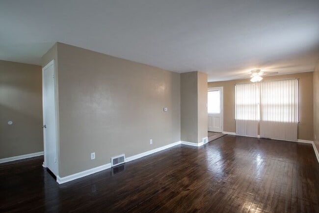 Building Photo - 3101 Medford Ave