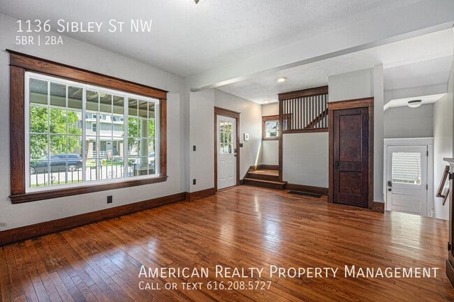 Building Photo - 1136 Sibley St NW