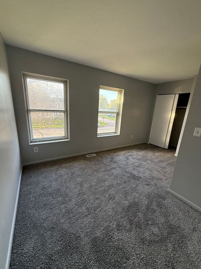 Building Photo - 6820-6826 Emerald Ave