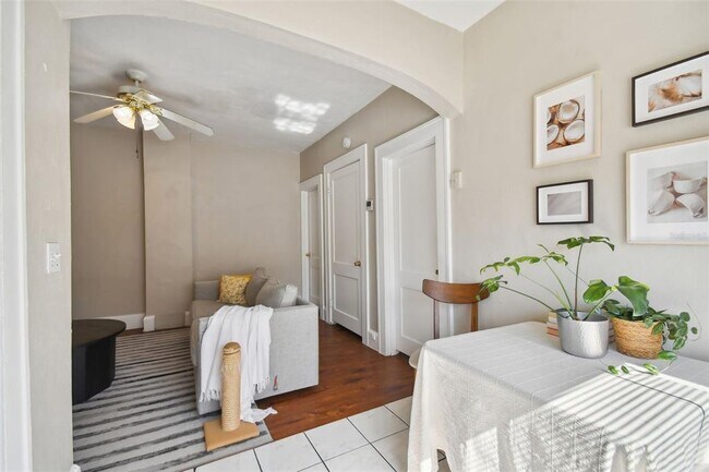 Building Photo - 2445 2nd Ave N