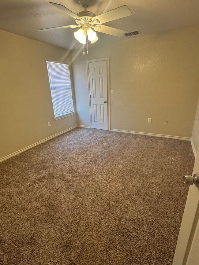 Building Photo - 1208 N Bangor Ave