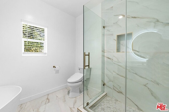 Building Photo - 2214 Benecia Ave