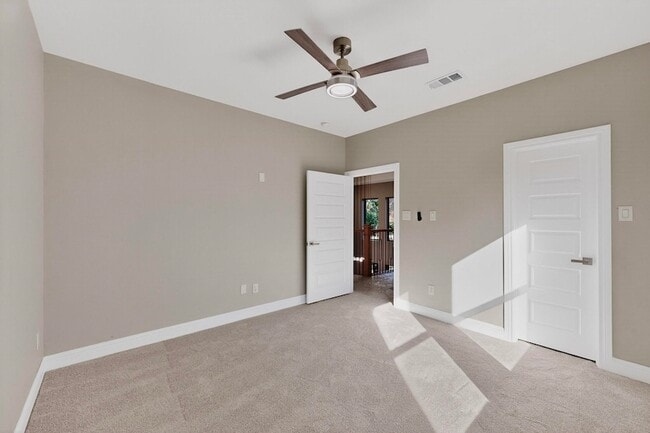 Building Photo - 1828 Highland Dr E