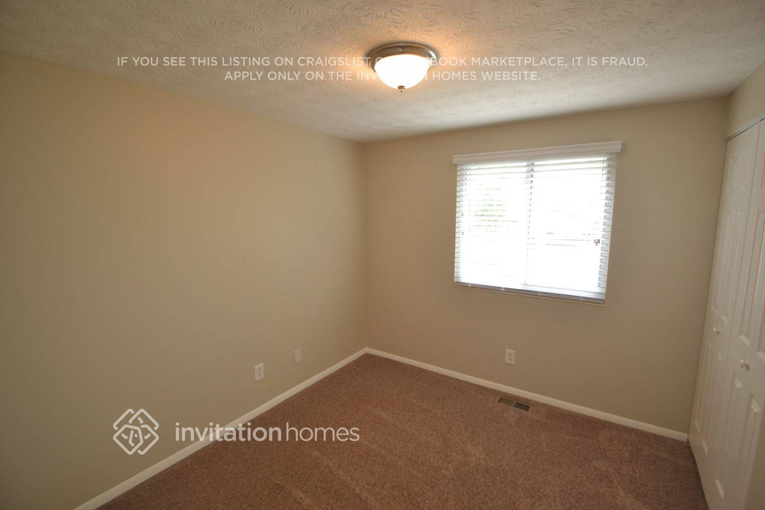 Building Photo - 2197 N Landing Way