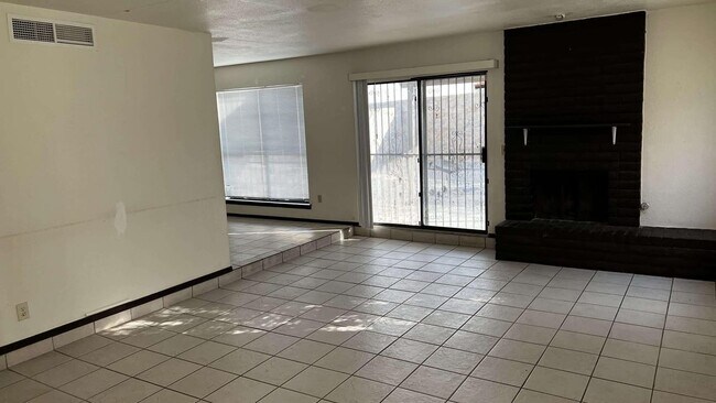 Building Photo - 1500 Monte Sanders Ln