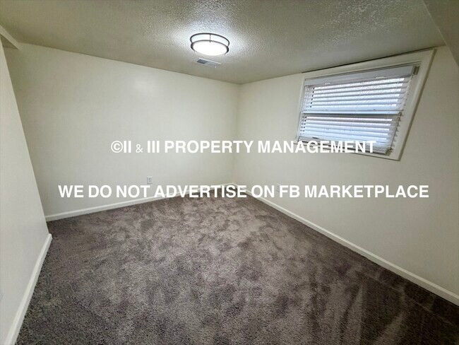 Building Photo - 816 S Montclaire Dr