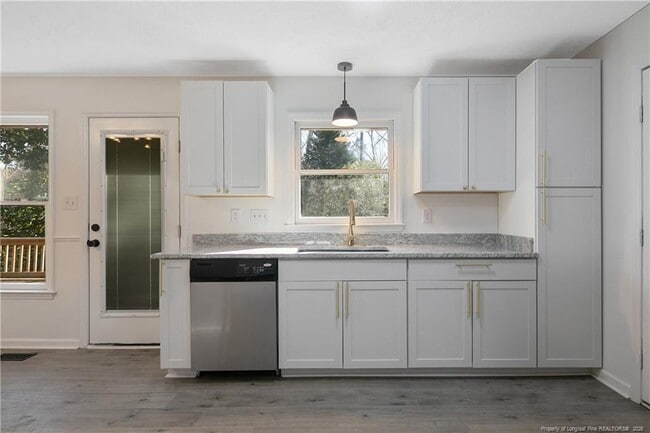 Building Photo - 205 Brookford Ct