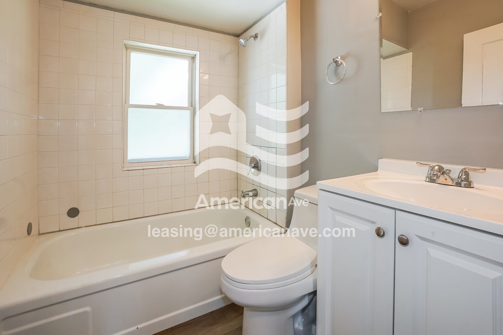 Building Photo - 324 Danberry St