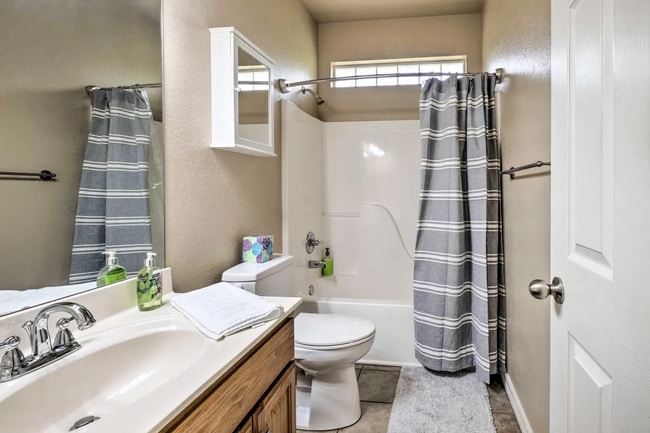 Building Photo - 3 Hoyer Ln