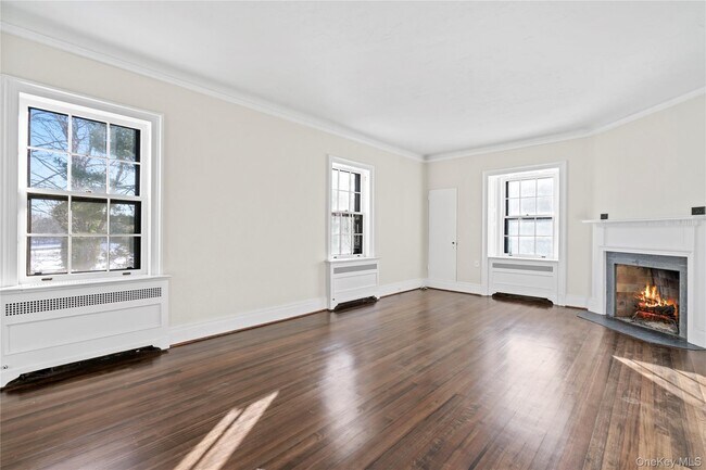 Building Photo - 203 Store Hill Rd