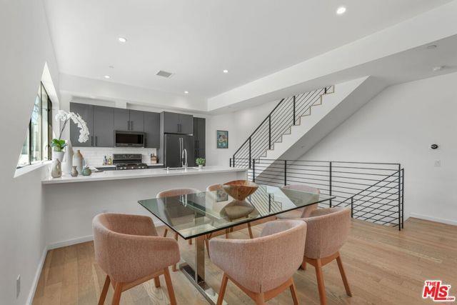 Building Photo - 3724 1/2 Vinton Avenue Apt #1/2, Los Angel...