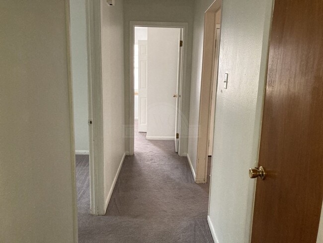 Building Photo - 303 Ridge St