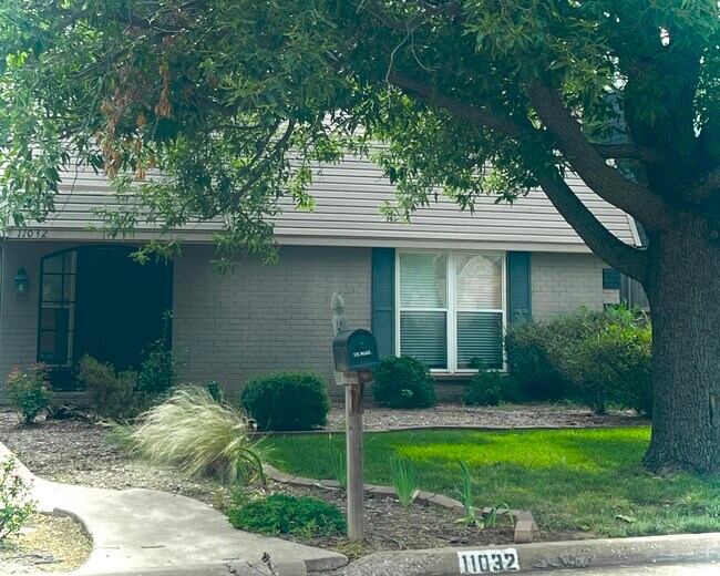 Primary Photo - 11032 Springhollow Rd