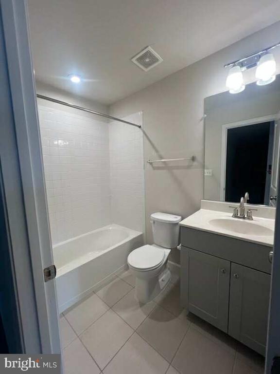 Building Photo - 54 National St