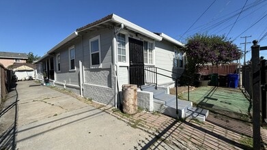 Building Photo - F09814