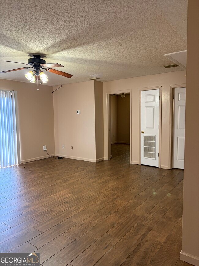 Building Photo - 500 S Orange Edwards Blvd