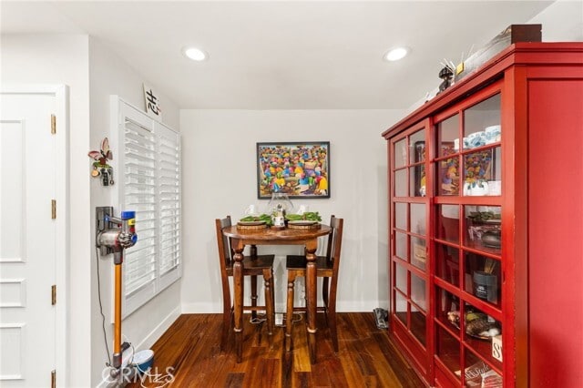 Building Photo - 3860 Amberly Dr