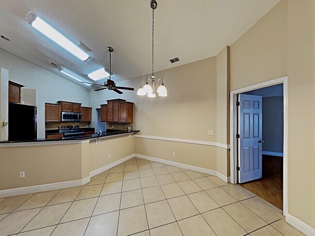 Building Photo - 346 Morning Creek Cir