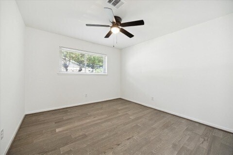 Building Photo - 1202 Walnut Bend Ln