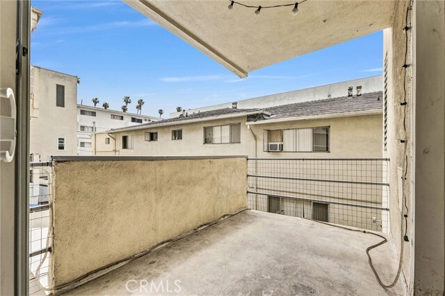 Building Photo - 320 S Gramercy Pl