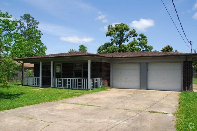 Building Photo - 124 Deanna St