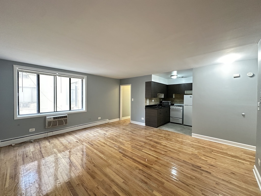 Building Photo - 1515 W Morse Ave