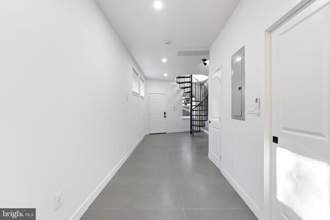 Building Photo - 718 Rhode Island Ave NW