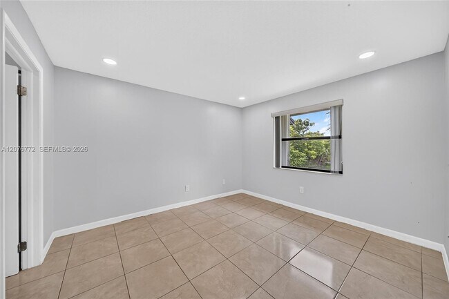 Building Photo - 7670 SW 152nd Ave