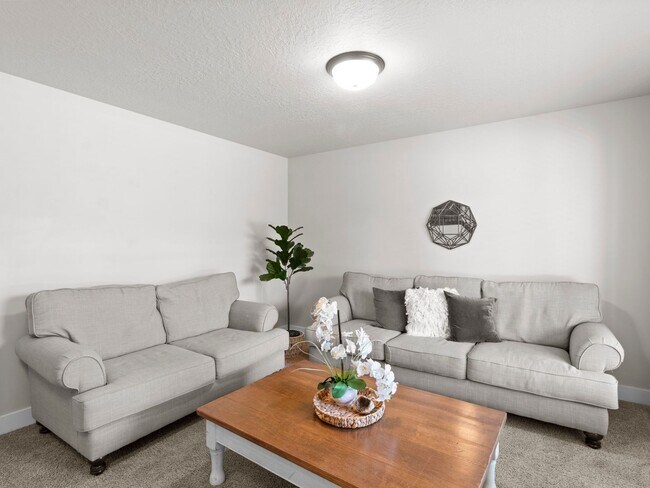 Building Photo - Beautiful Bluffdale home for rent!