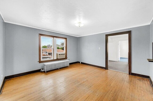 Building Photo - 650 119th St
