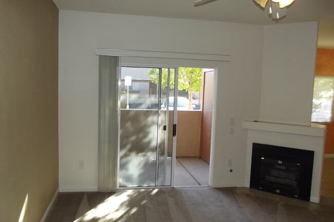 Building Photo - 1050 E Cactus Ave
