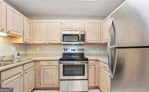 Building Photo - 1215 McGill Park Ave NE