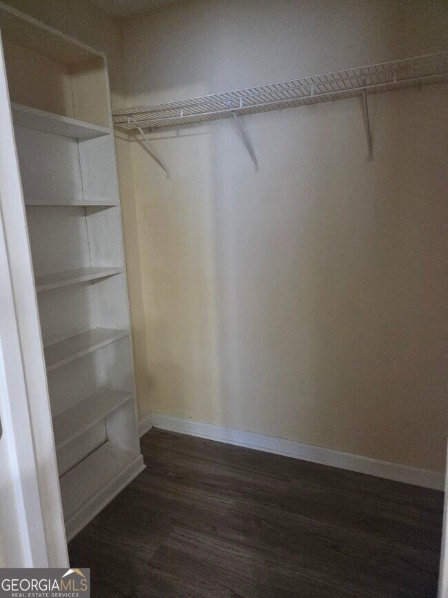 Building Photo - 2120 Fieldstone View Ct SE