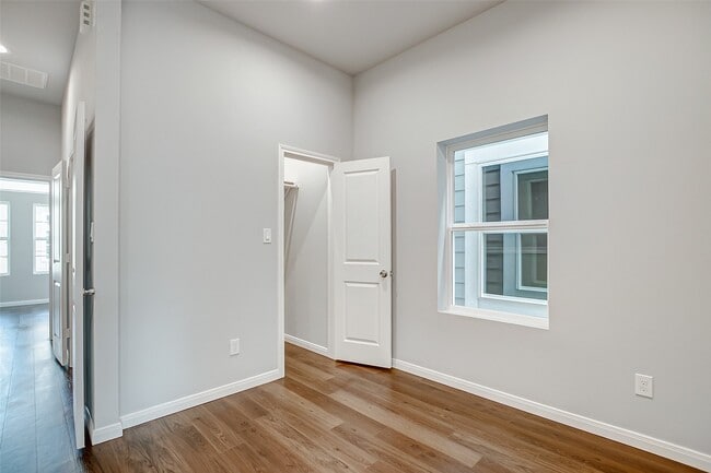 Building Photo - 4915 Paradigm Ln