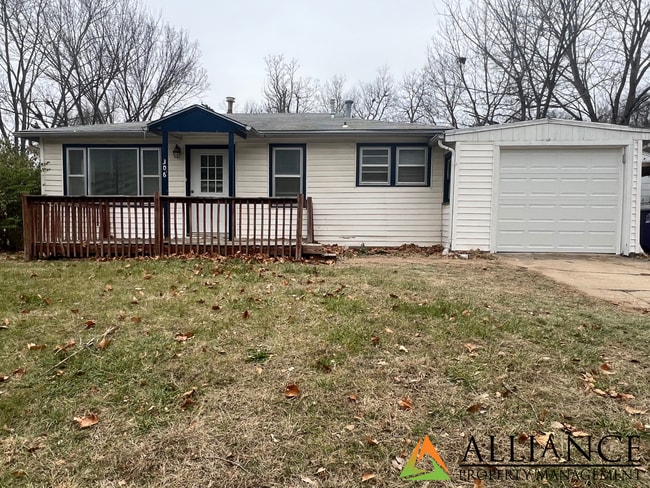 Primary Photo - Cozy Home with Easy Access to Ft. Riley Blvd!