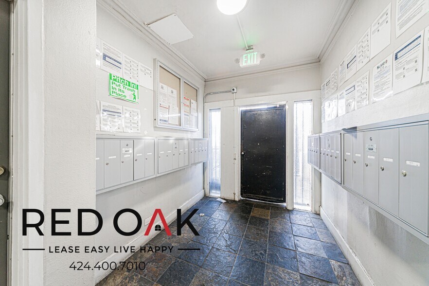 Building Photo - 816 S Park View St